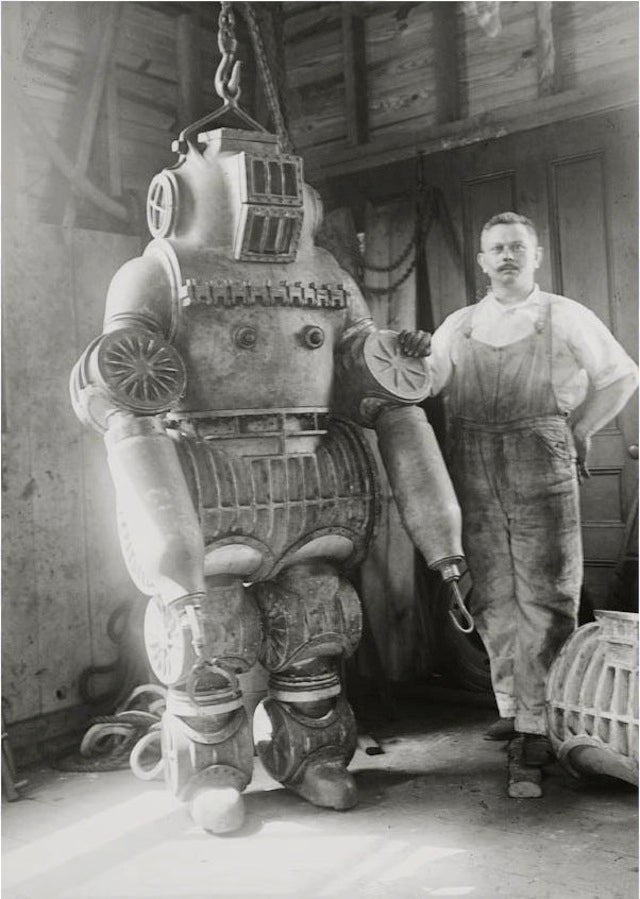 The Strange and Wonderful History of Diving Suits, From 1715 to Today