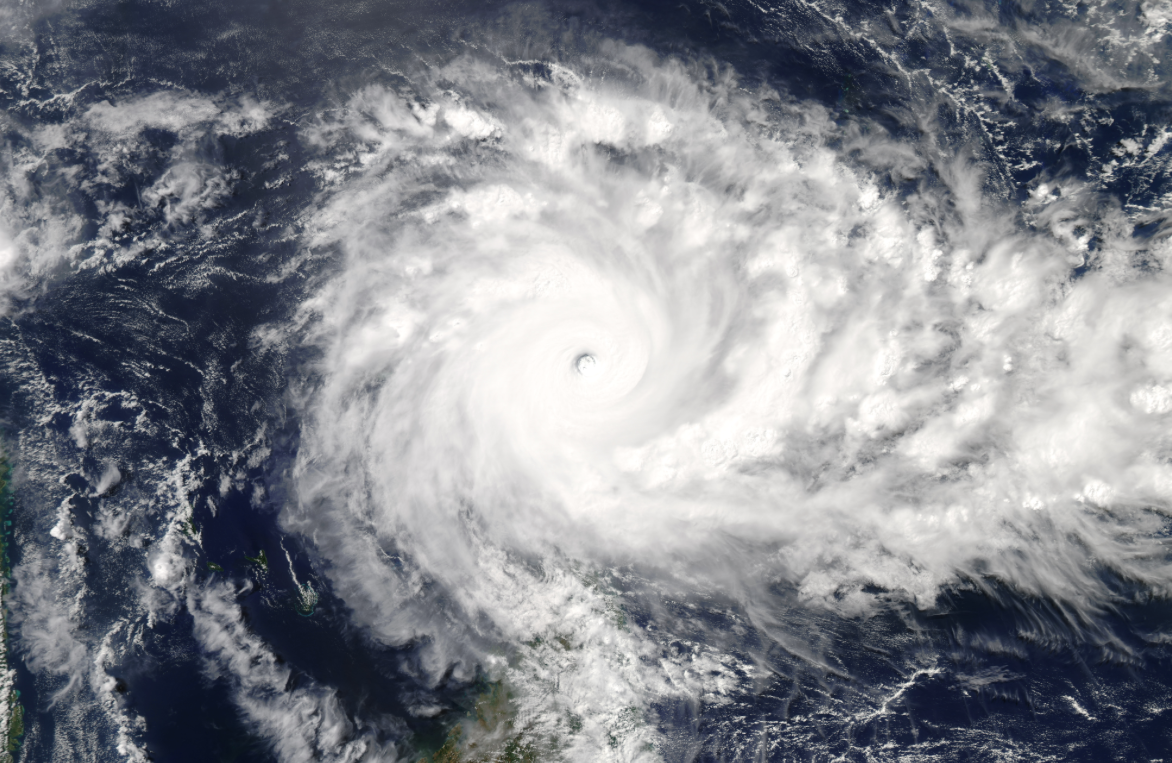 the-largest-cyclone-ever-recorded-in-the-indian-ocean-is-scary-large