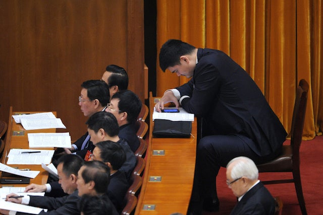 Chinese Politicians Ordered To Stop Playing With Their Phones