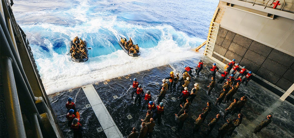 Cool photo: Boarding an amphibious assault ship seems like a lot of fun