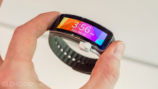 Samsung's Gear Fit Is Coming in April for $200