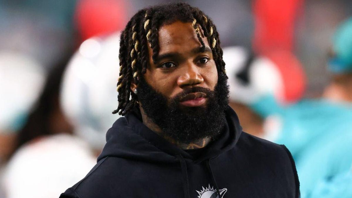 Former NFL Pro Xavien Howard Allegedly Sent Porn To Who