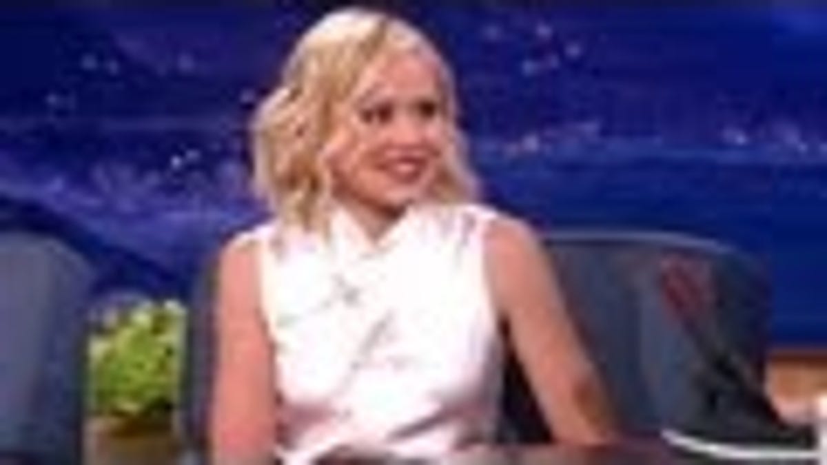 Here S How Alison Pill Accidentally Posted A Topless Photo To Twitter