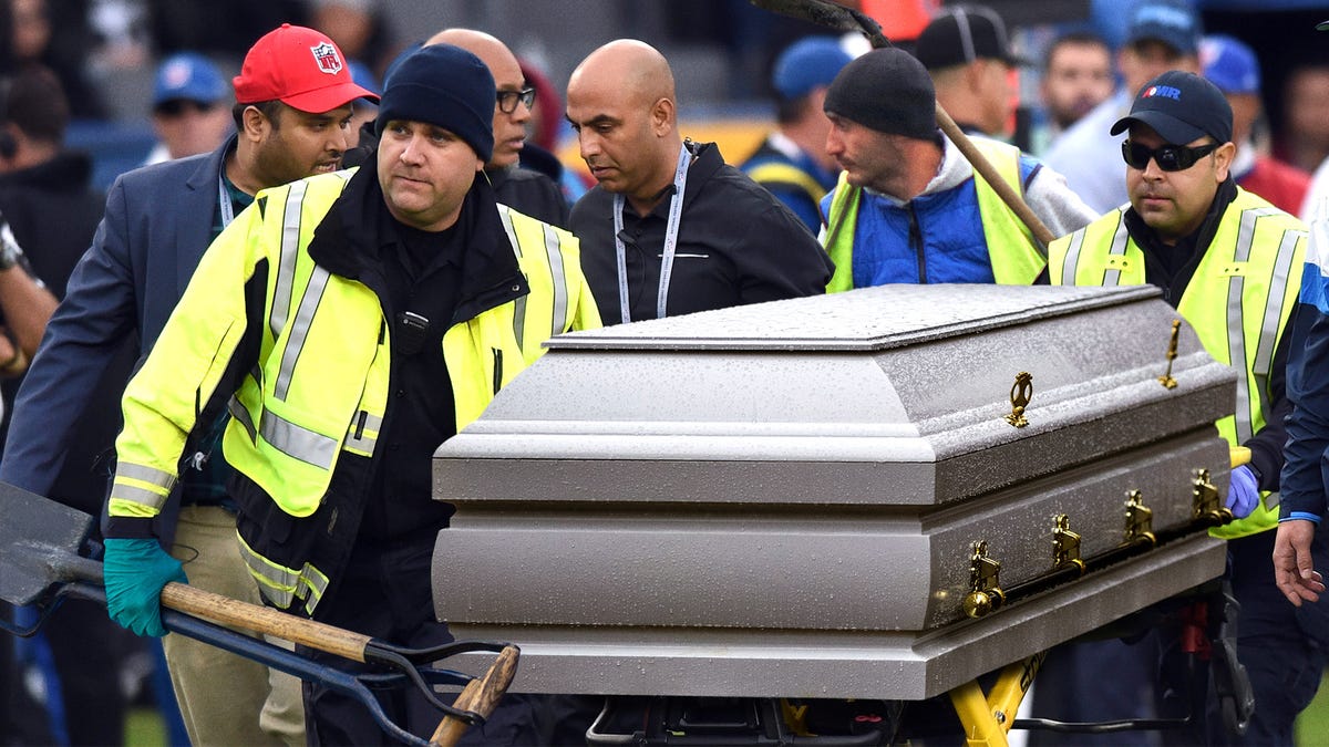 NFL Gravediggers Rush To Field To Bury Unconscious Player