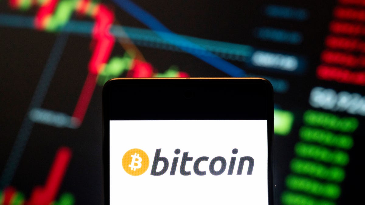 Bitcoin Price Falls Below After One Of Its Worst Weeks This Year