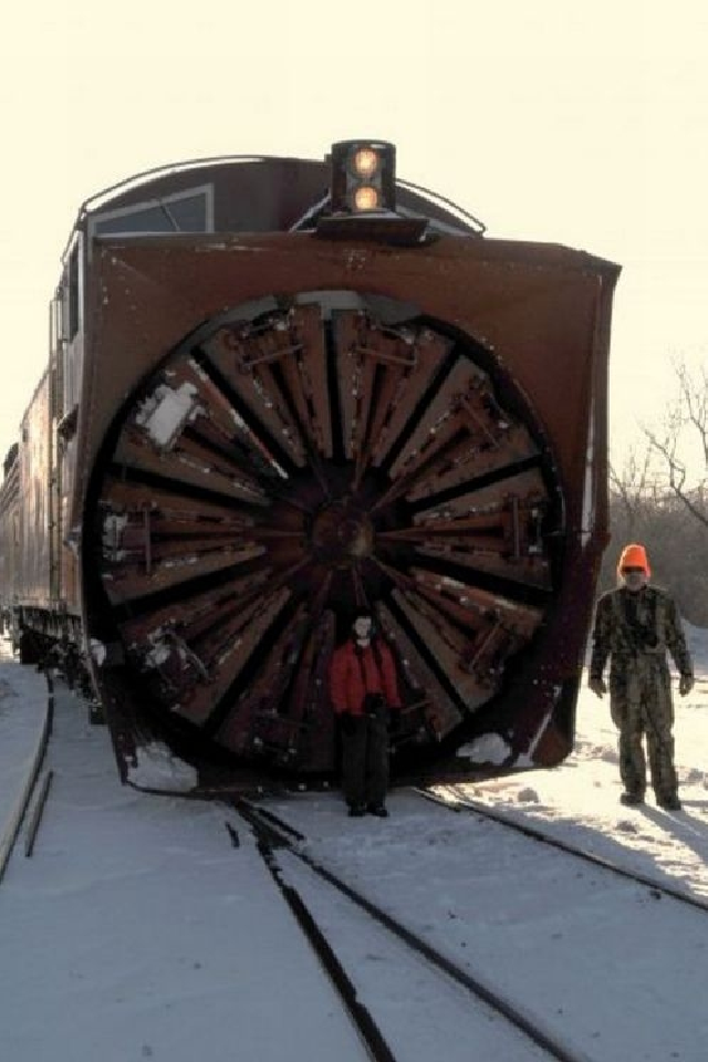 Here is the biggest goddamn snow blower you've ever seen