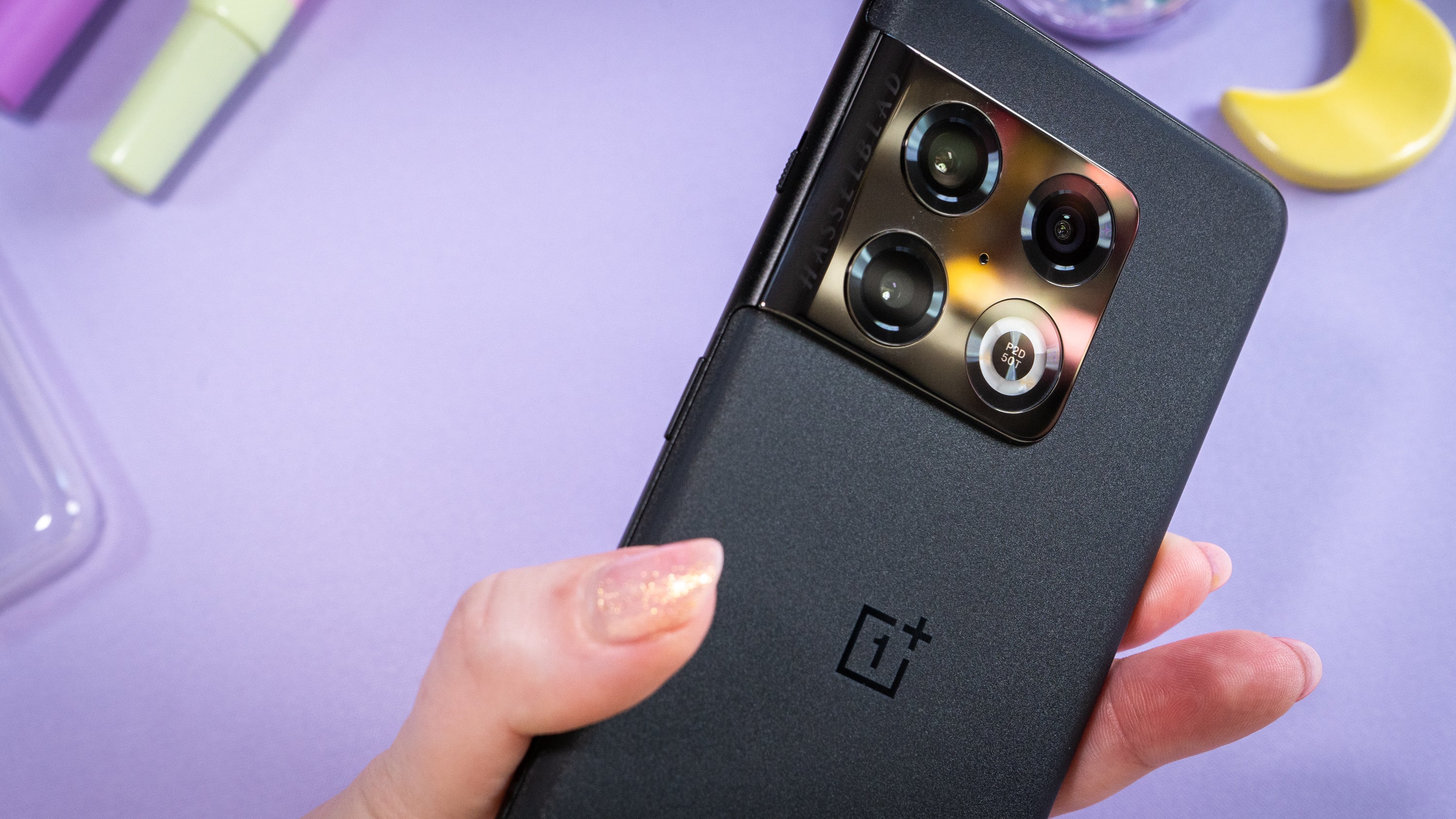 The OnePlus 10 Pro Is a Perfectly Respectable Third Choice in the Android Wars