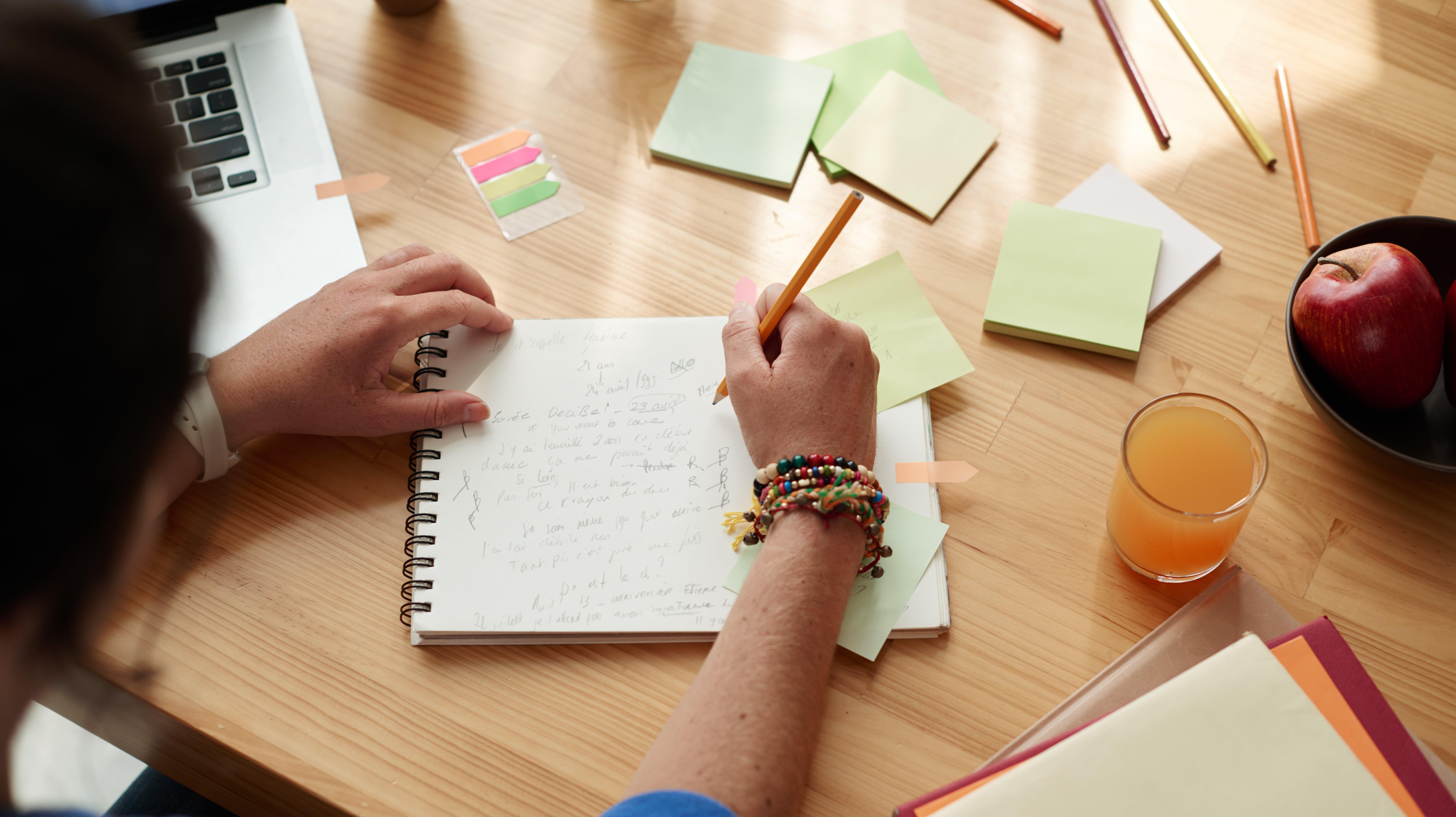 Student writing paper. Тестовое задание стоковые картинки. Задание Сток. Придумал задание Сток.