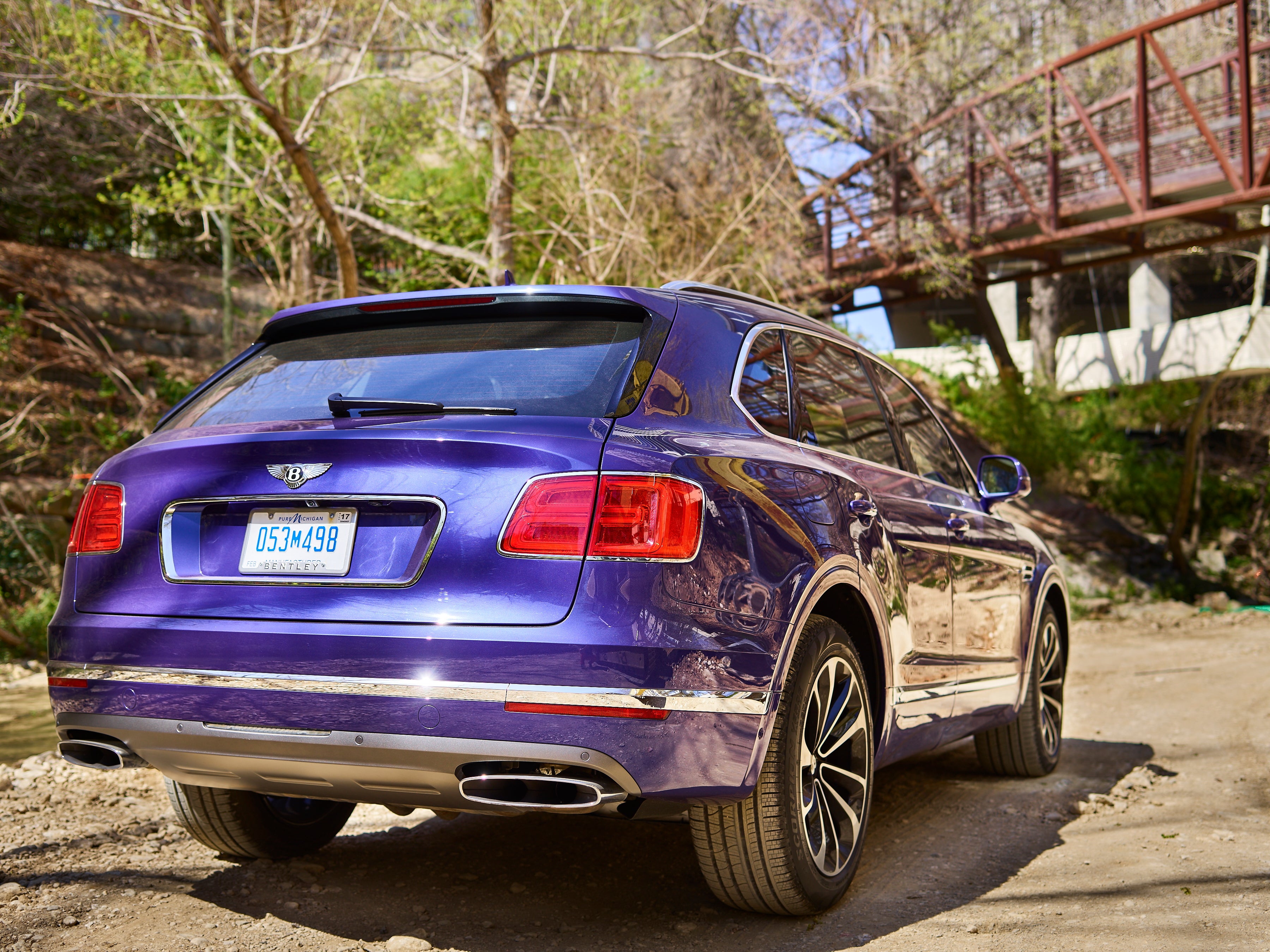 Самый быстрый, роскошный, непонятный. 2017 Bentley Bentayga. - Уморно.Ру