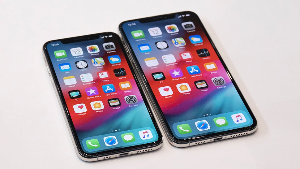 Download iPhone Xs Max First Impressions: Just How Jumbo Is This ...