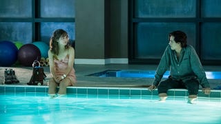 The Maudlin Five Feet Apart Anoints A New Pair Of Winning Young Stars
