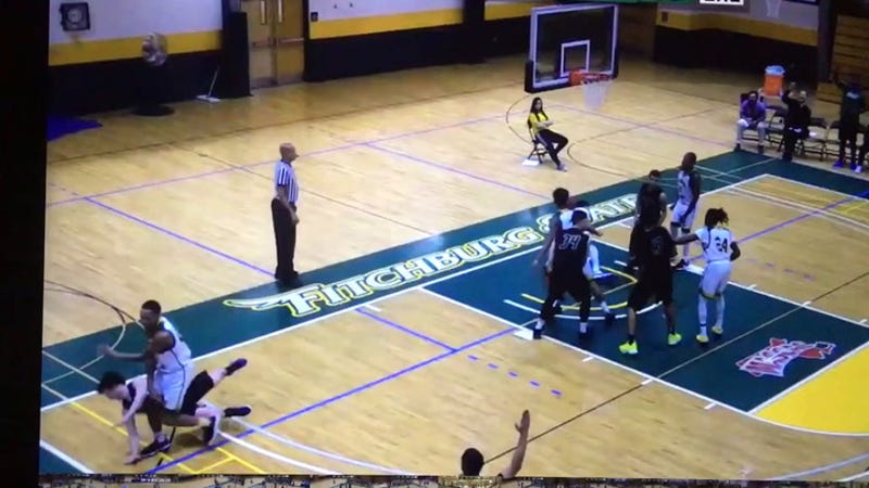 D Iii Basketball Player Hits Opponent With Brutal Elbow Cheap Shot