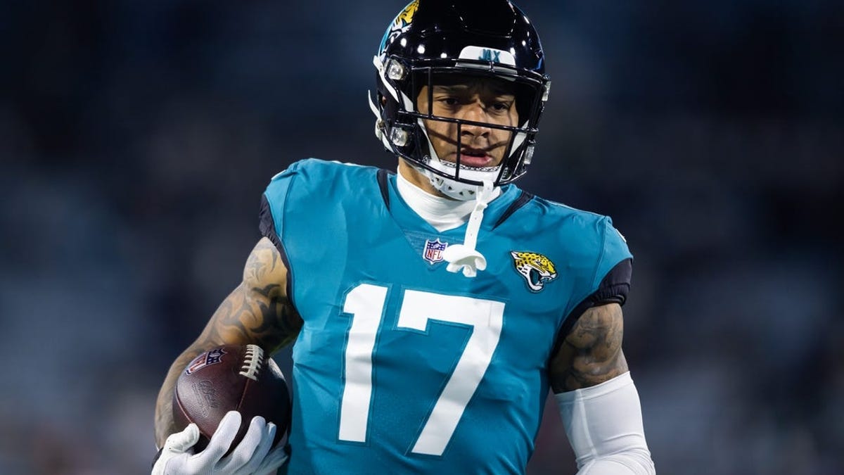 You are currently viewing Jags reach deal with franchise-tagged TE Evan Engram