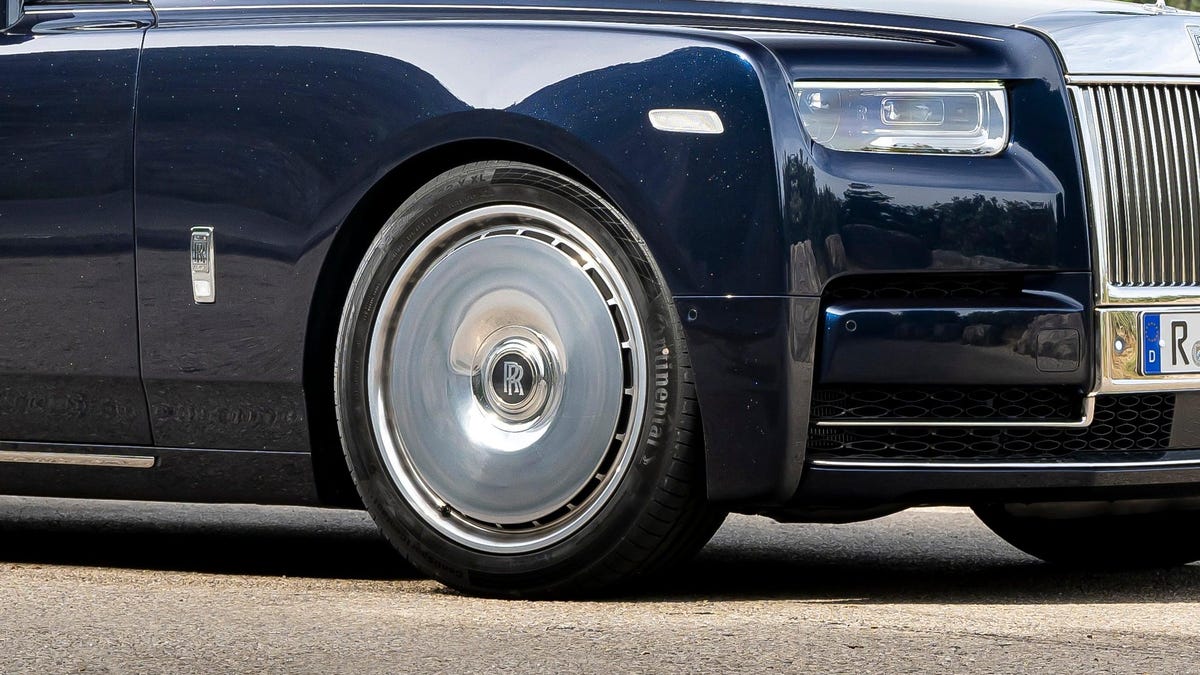 Updated 2023 RollsRoyce Phantom Series II Has the Best Wheels on Sale   CNET