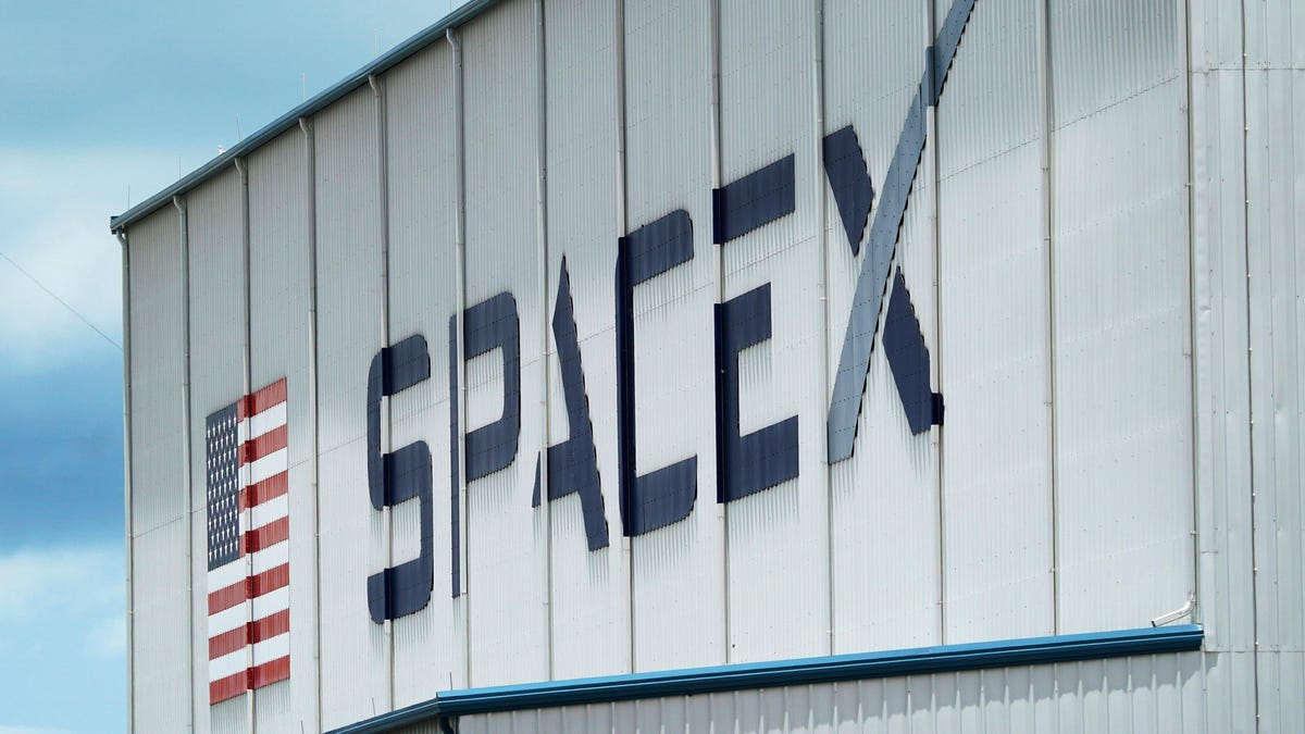 Former SpaceX Worker Says He Resigned Due To Age Discrimination | Automotiv