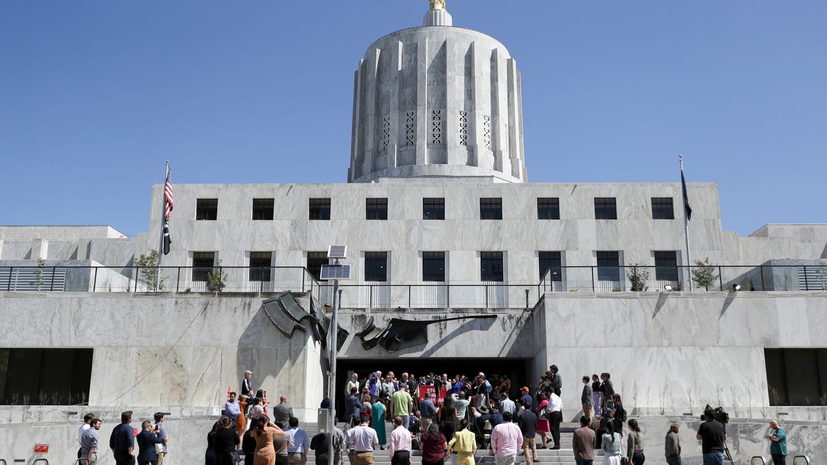 Oregon Republicans Have Walked Out and Formed a Shadow Government Over an Abortion Bill