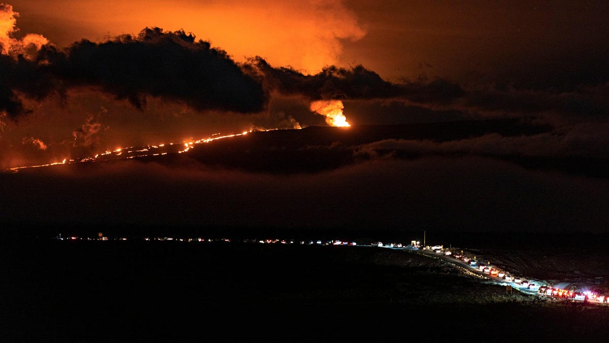 Lava From the Mauna Loa Volcano Could Sever a Major Highway on Hawaii’s Big Island