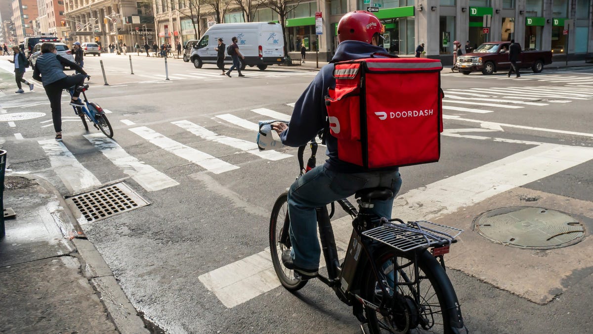 DoorDash Says Delivery Workers Can Now Block Problem Customers and Cancel Rude Peoples' Orders