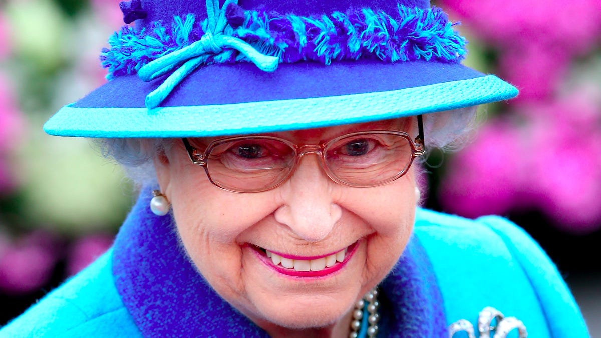 Sixty Years of Queen Elizabeth II Faking Fascination With Extremely
