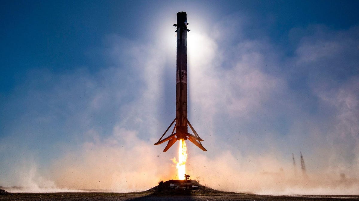 Vea en vivo mientras SpaceX lanza 51 minisatélites