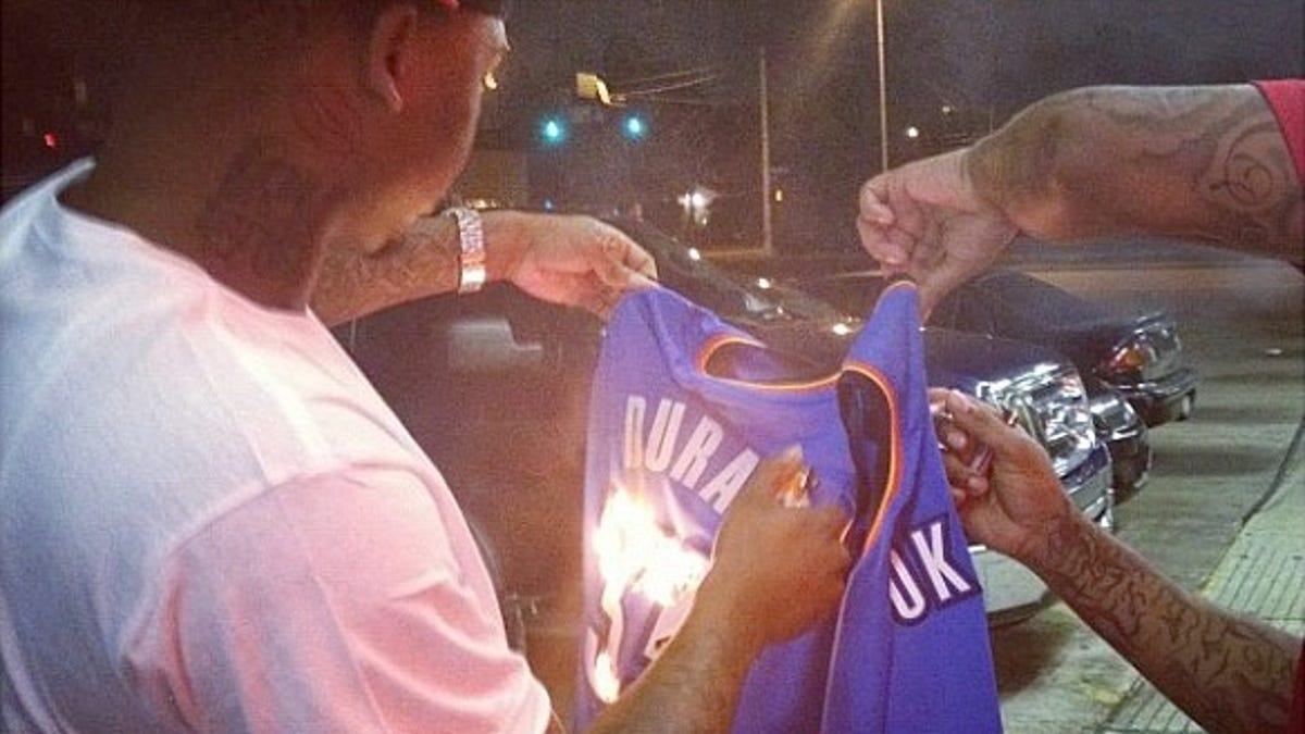 kevin durant burning jersey