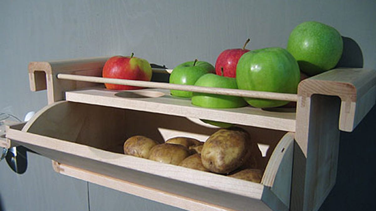 Store Potatoes with an Apple to Keep Them from Sprouting