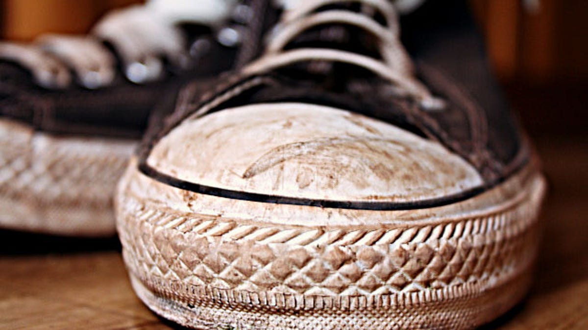 Rehab Your Dirty Old Sneakers With Baking Soda And Laundry Detergent