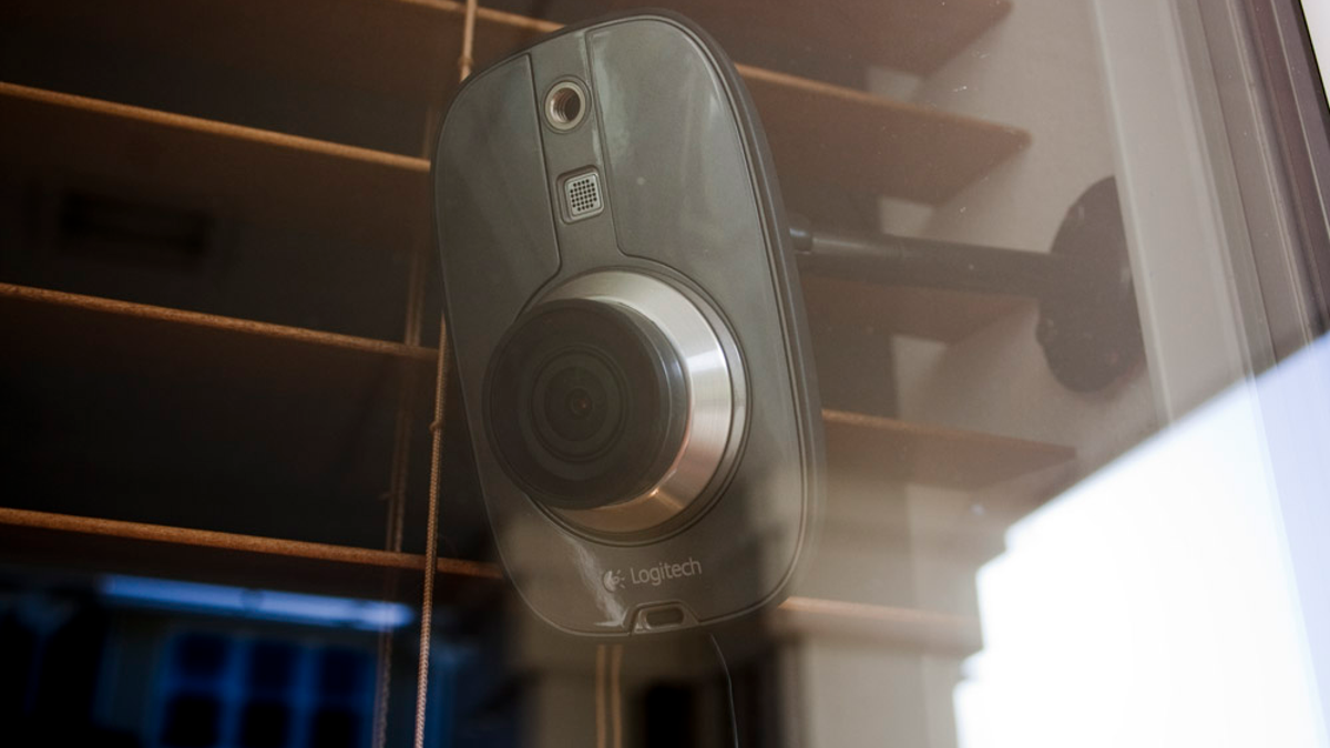 setup hikvision camera using logitech alert commander