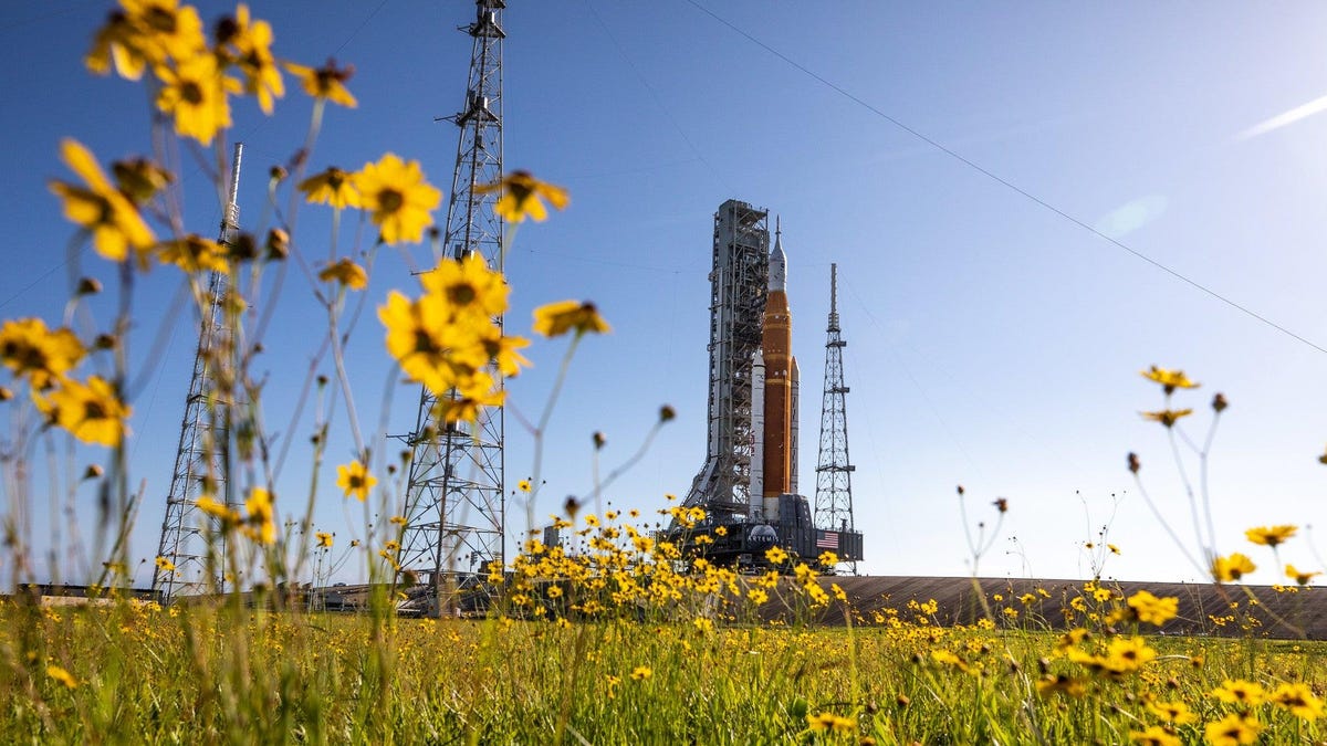 Why Hydrogen Leaks Continue to Be a Major Headache for NASA Launches