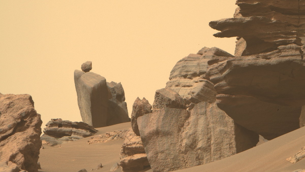 火星上这种奇怪的平衡岩石是什么？