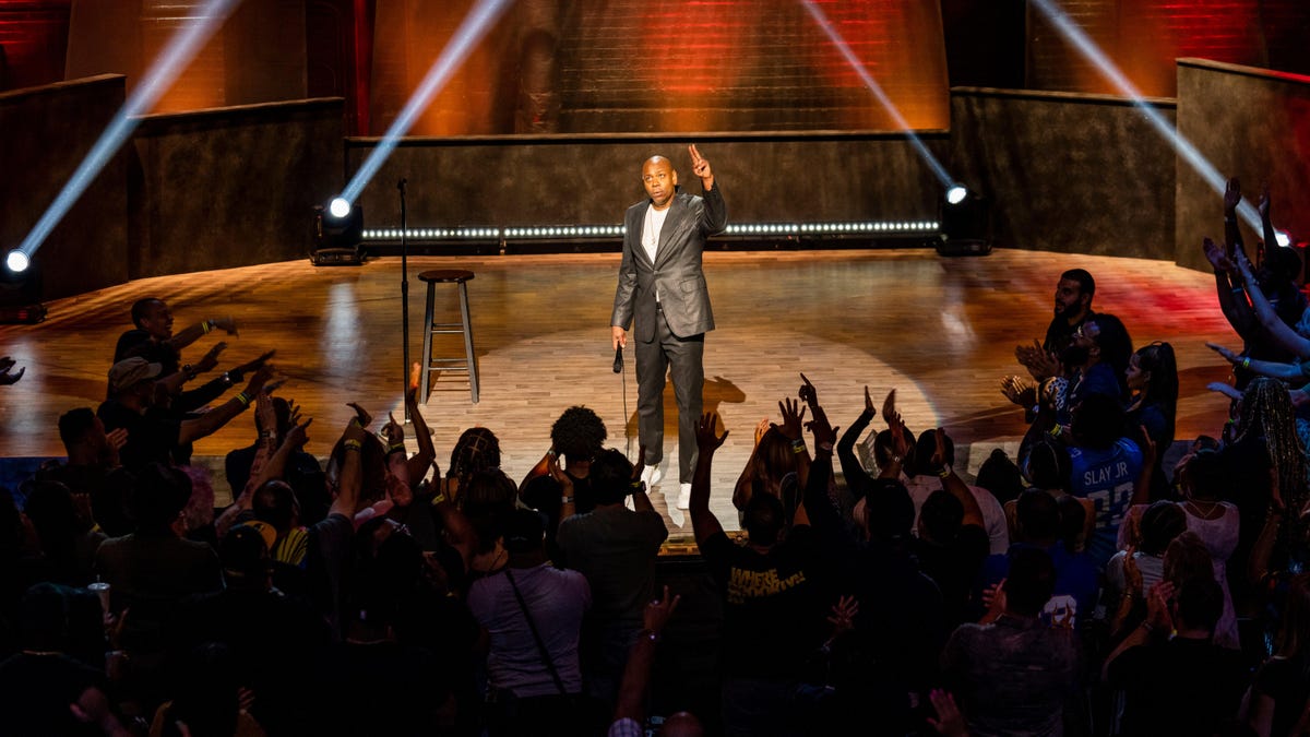 Glaad Condemns Dave Chappelle Netflix For Transphobic The Closer