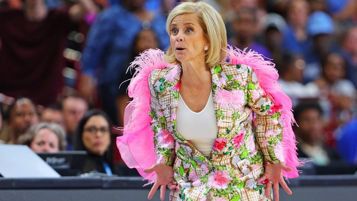 Kim Mulkey, Anti-LGBTQ Women's Basketball Coach, Is Dragged to Hell Over  Latest Outfit