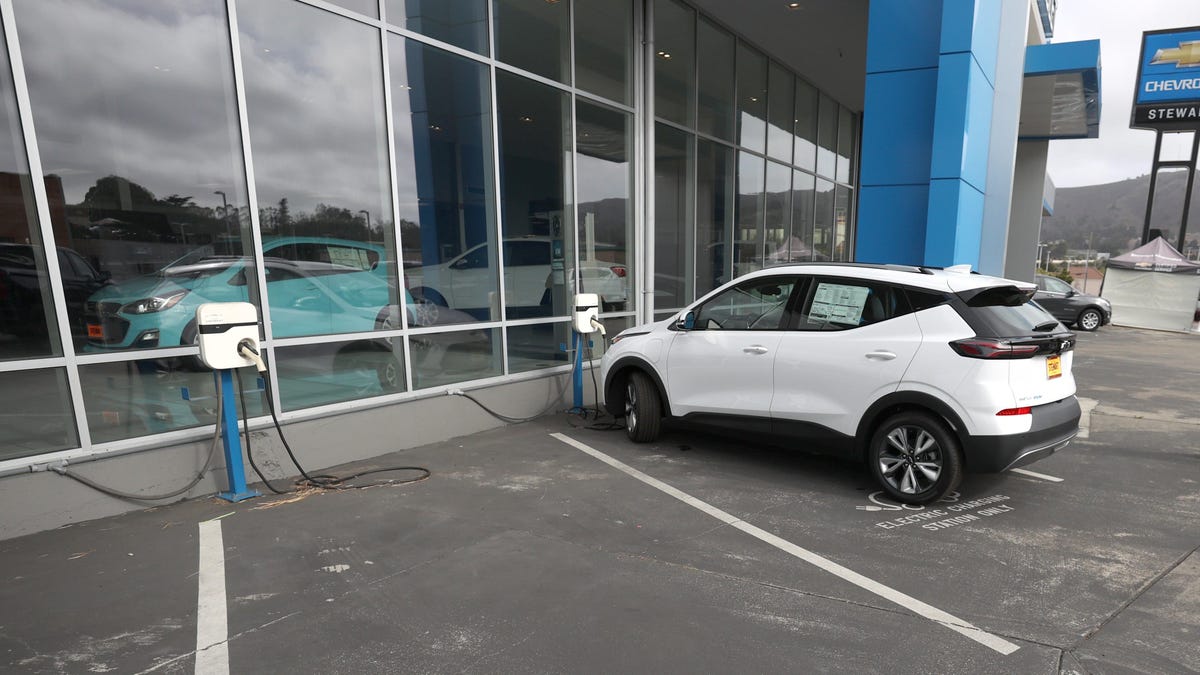 Charging An EV In The U.S. Still Sucks: Report