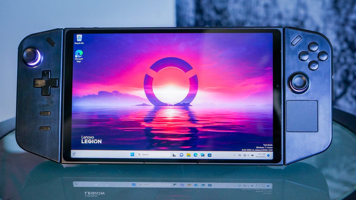 Lenovo Legion Go Hands-on—A Gaming Laptop in Handheld Form