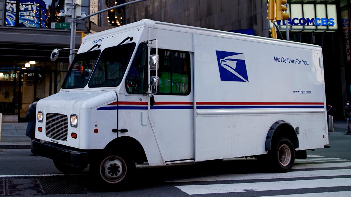 The U.S. Is Asking the USPS to Please Stop Buying Gas-Powered Mail Trucks