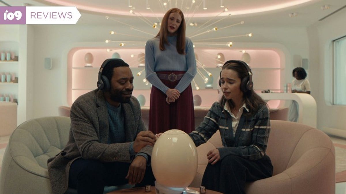gizmodo.com - Germain Lussier - Pod Generation Review: Emilia Clarke & Chiwetel Ejiofor's Sci-FI Film