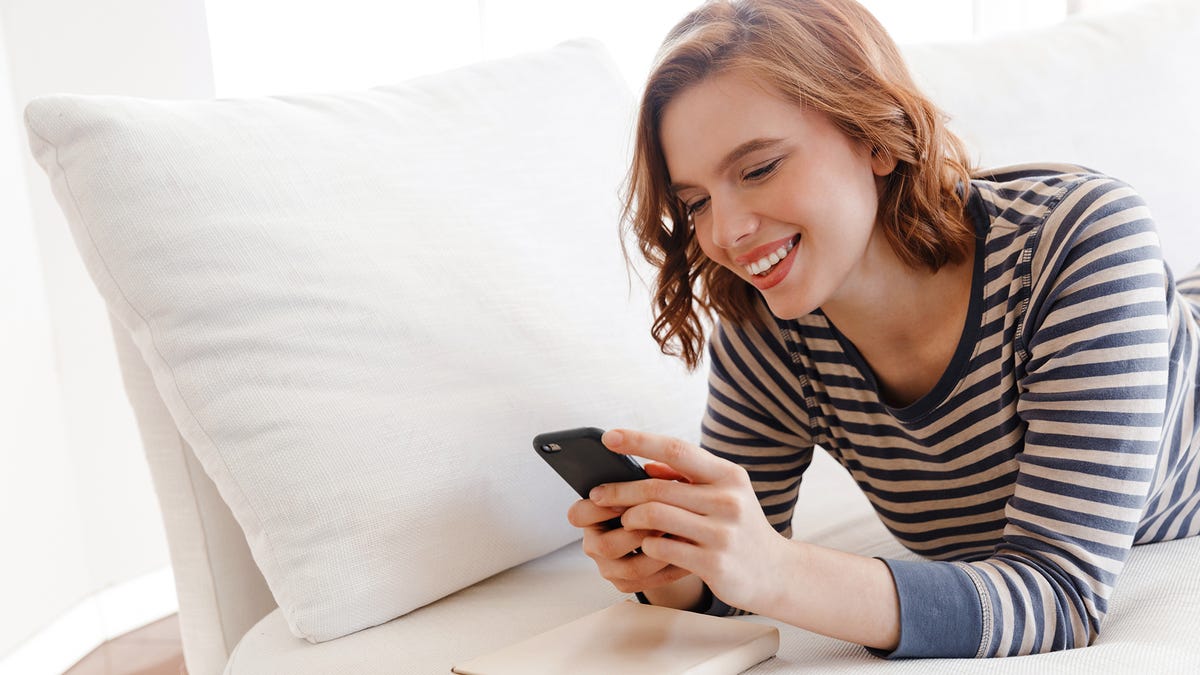 Someone new. Женщина отдых дома портрет. Despise someone. Young woman Relaxed at Heater with Tablet in hand