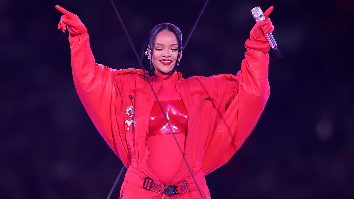 Rihanna, Jay-Z Praise Seniors for Super Bowl Halftime TikTok Tribute