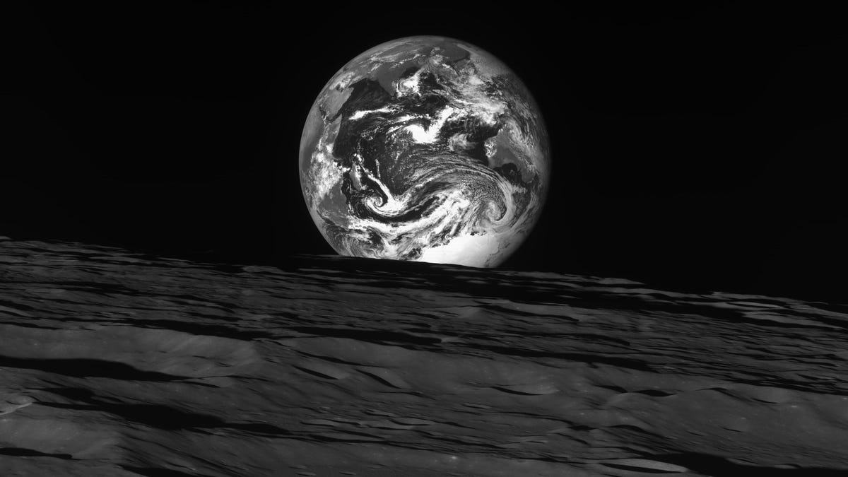 A dél-koreai Lunar Orbiter irreális képeket rögzít a Földről