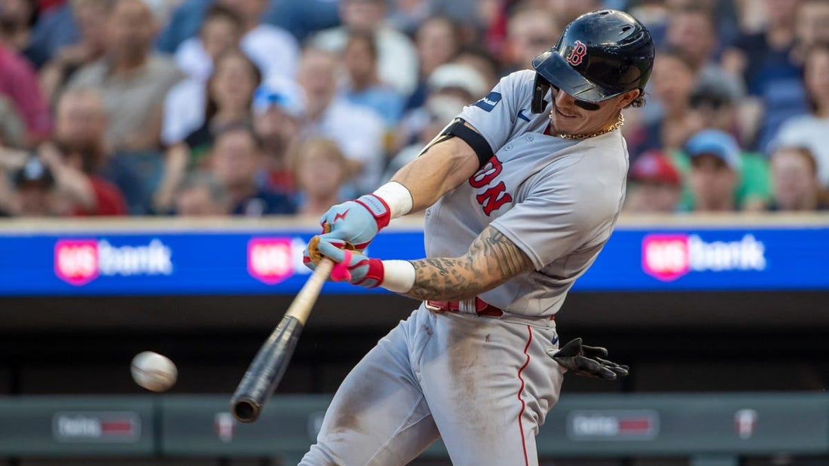 Read more about the article Red Sox club Twins, earn 5th straight win