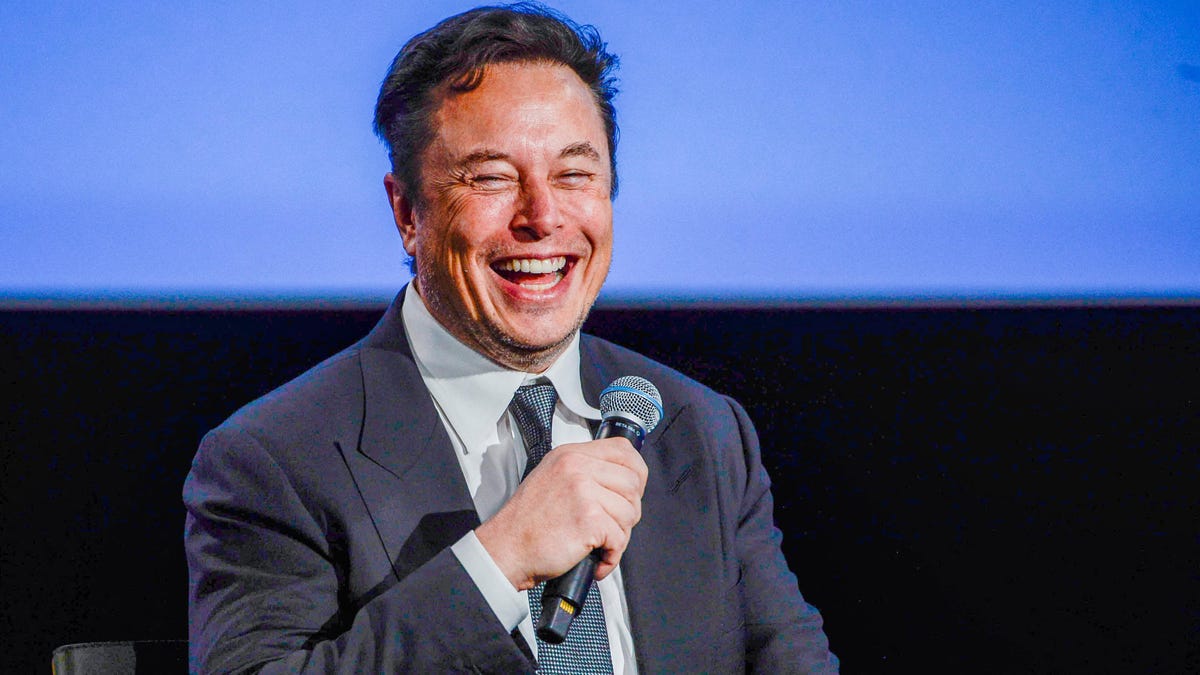 Elon Musk is doing his best impression of some of sports' most epic flameouts