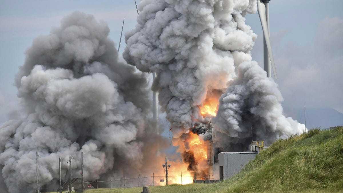 The Best Spaceflight Images From July Will Make Your Head Explode