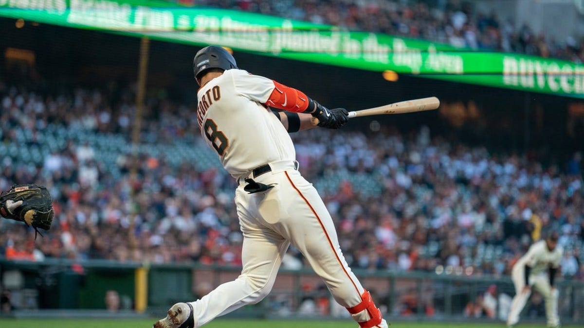 Read more about the article Giants power past Phillies to snap 3-game skid