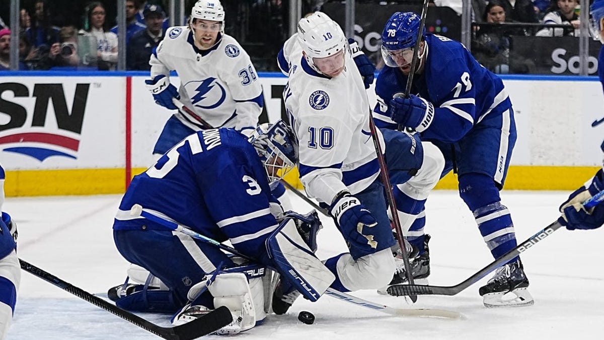 Visiting Lightning aim for 2-0 series lead over Leafs
