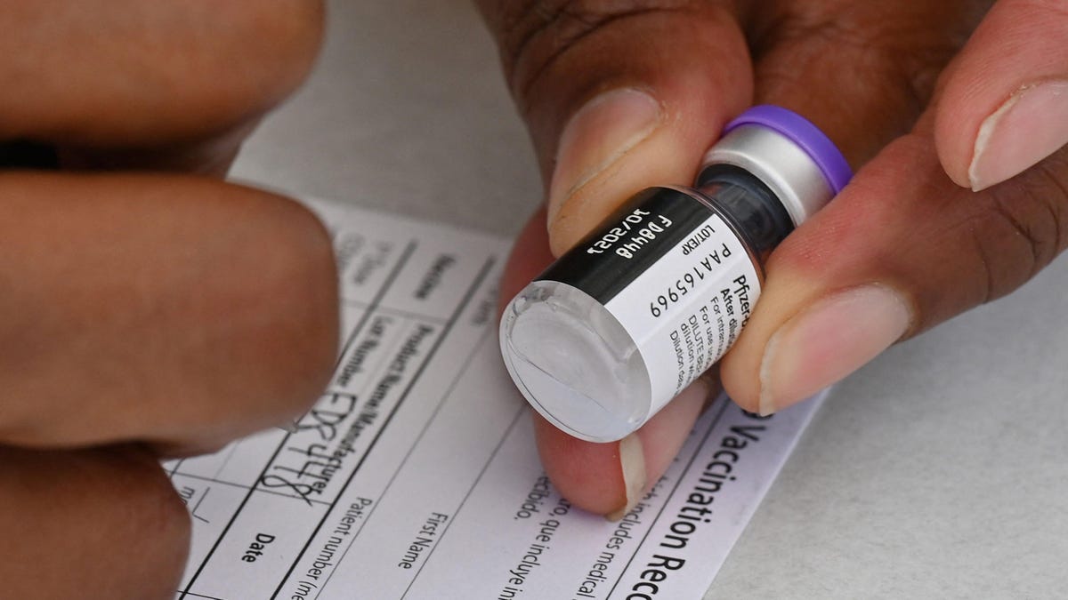 The Florida couple is busted with fake vaccination letters
