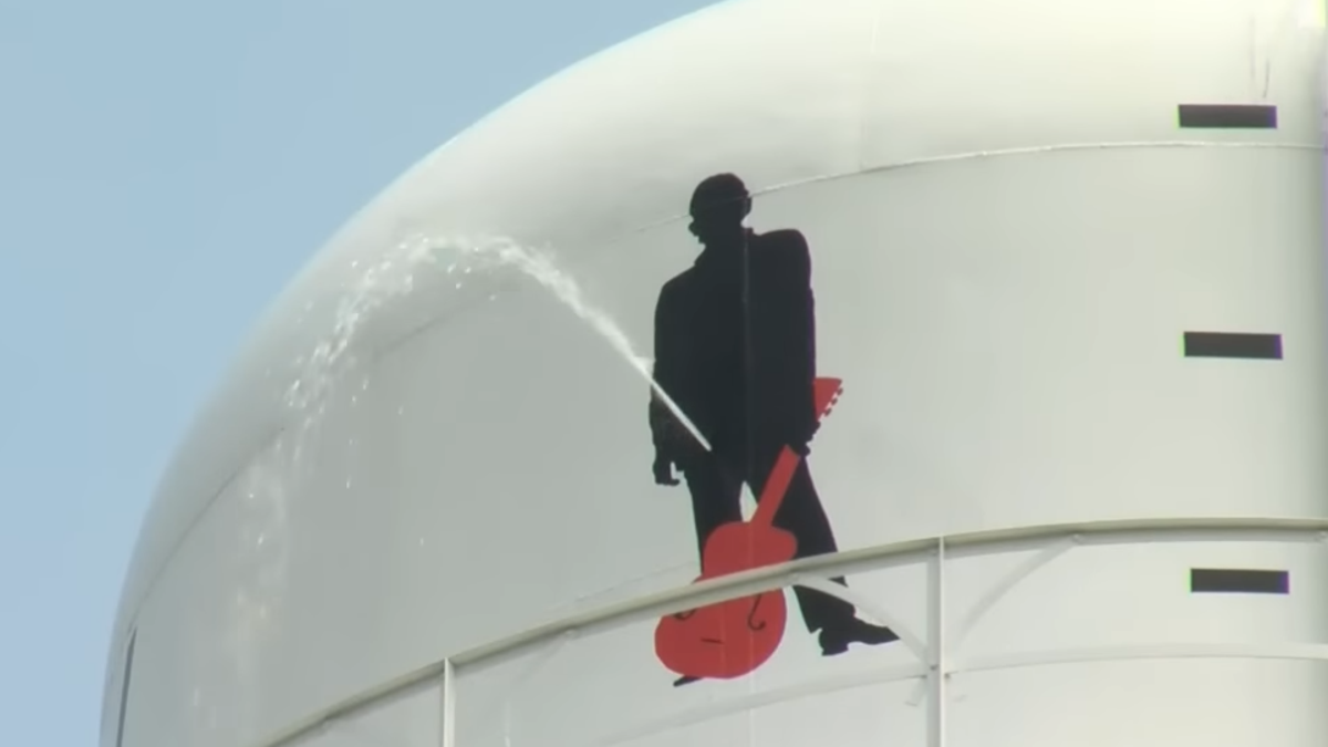 Water tower Johnny Cash painting takes week-long leak