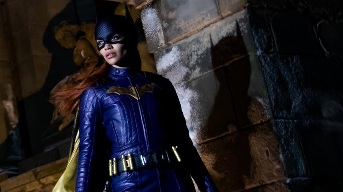 Leslie Grace revela nuevo disfraz de Batgirl de película cancelada