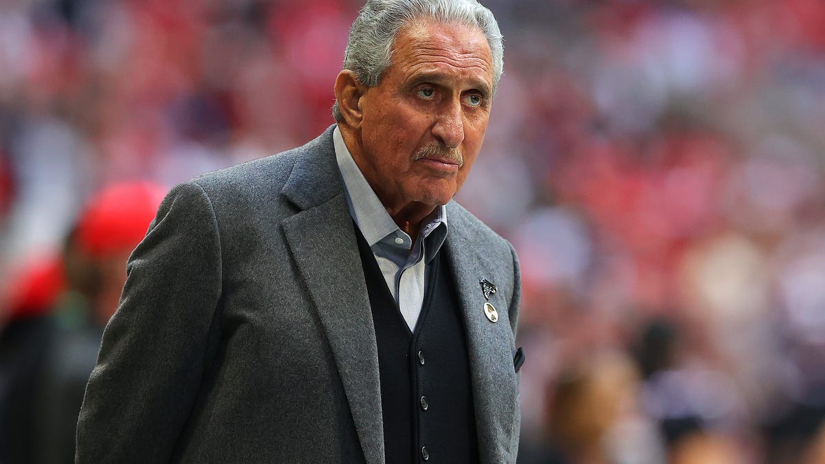 Arthur Blank opens mouth and offers nothing