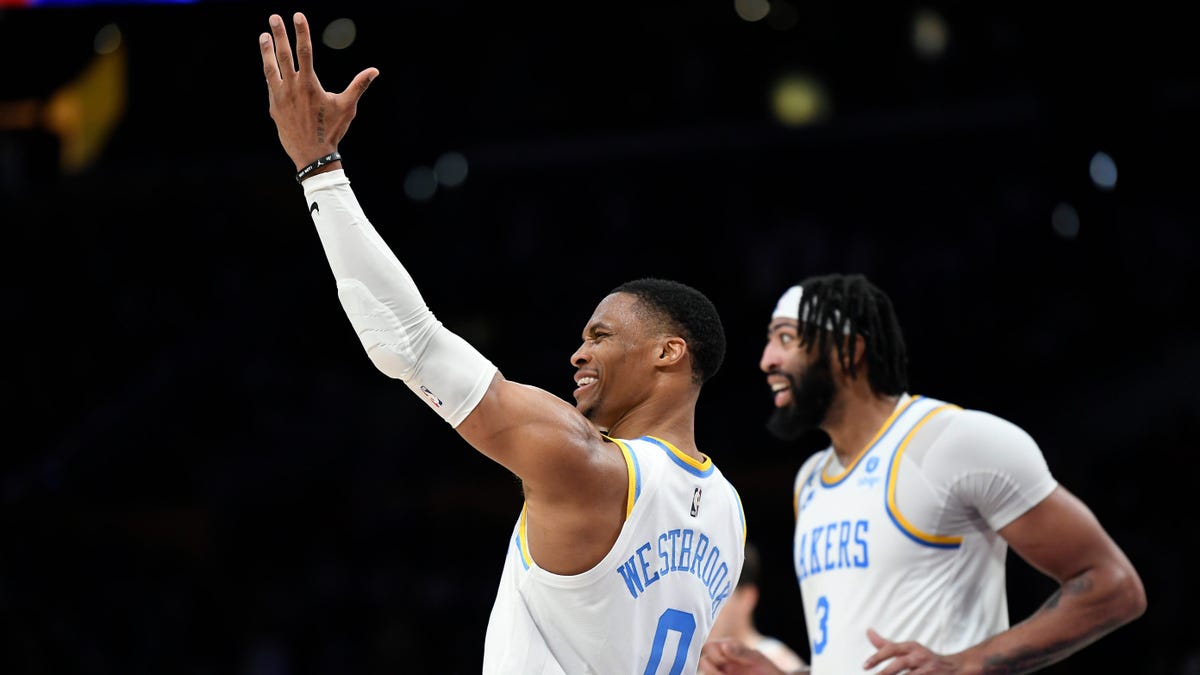 Russell Westbrook becomes decent for Lakers in sixth-man role