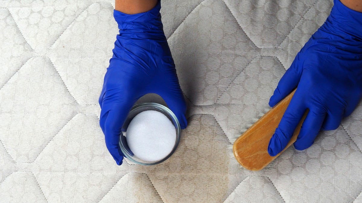 best way to clean old mattress stains